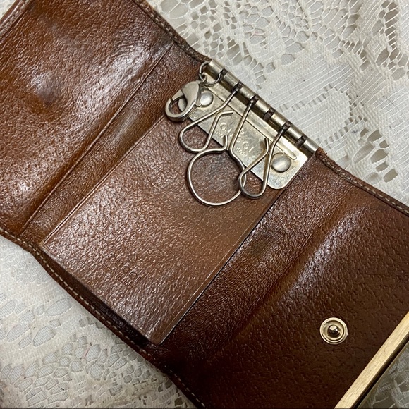 Gucci Brown Mono 4-Hooks Key Case 3.5in x 2.5in - Picture 6 of 7